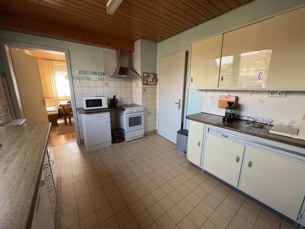Immobilie in Kreßberg - Sehr gepflegtes, älteres 2 Familienhaus mit Garagen und Schuppenanbau in Randlage Kreßberg - Bild 3