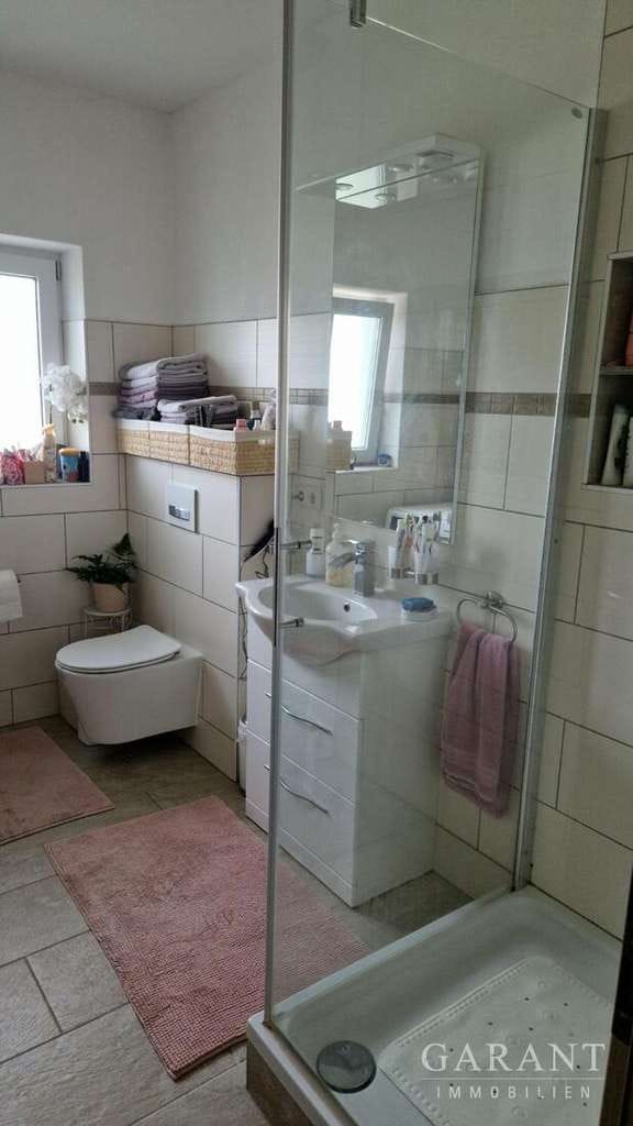 Immobilie in Neuhaus am Inn - Repräsentatives Wohn- und Geschäftshaus - 171 qm Wohnen, 206 qm Gewerbe, umfangreich modernisiert - Bild 2