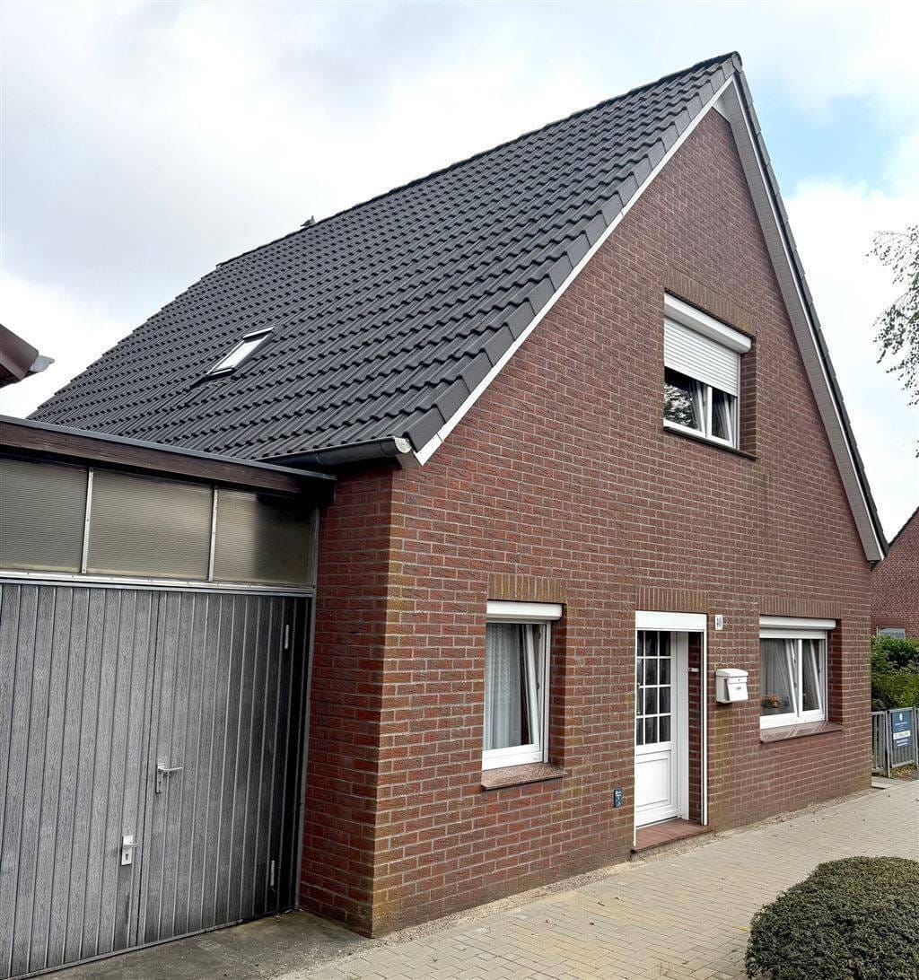 Immobilie in Tönning - Einfamilienhaus mit viel Potential und großem Garten - Bild 0