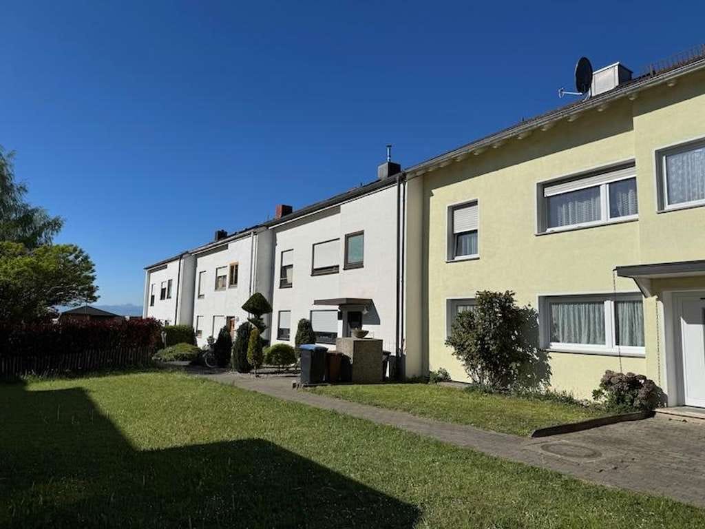 Immobilie in Friedrichshafen - Mehrfamilienreihenmittelhaus mit drei Wohneinheiten in Friedrichshafen Gartenvorstadt - Bild 1