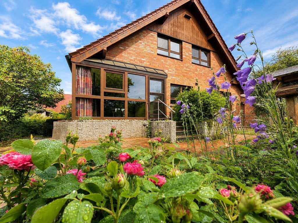 Immobilie in Lüdersdorf - Idyllisches Familienhaus mit Loggia, Sauna und unverbaubarem Naturblick in Herrenburg - Bild 0