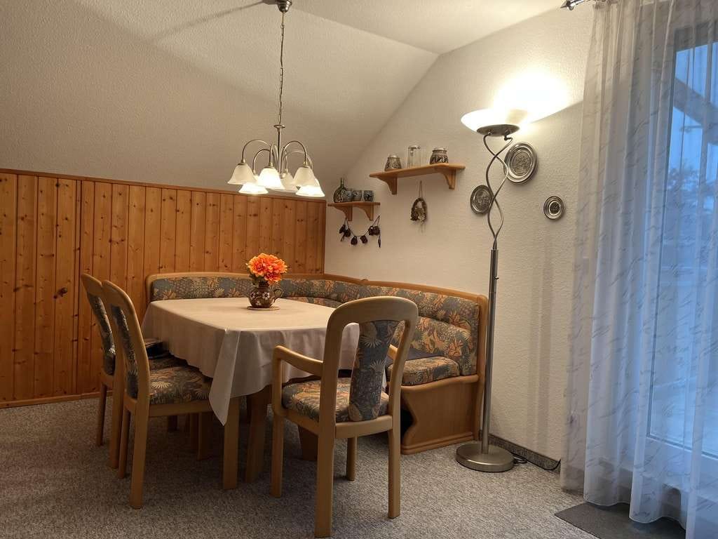 Immobilie in Großenseebach - Helle 2-Zimmer Dachgeschosswohnung in Großenseebach mit großem Balkon - BITTE KEINE MAKLERANFRAGEN - Bild 4