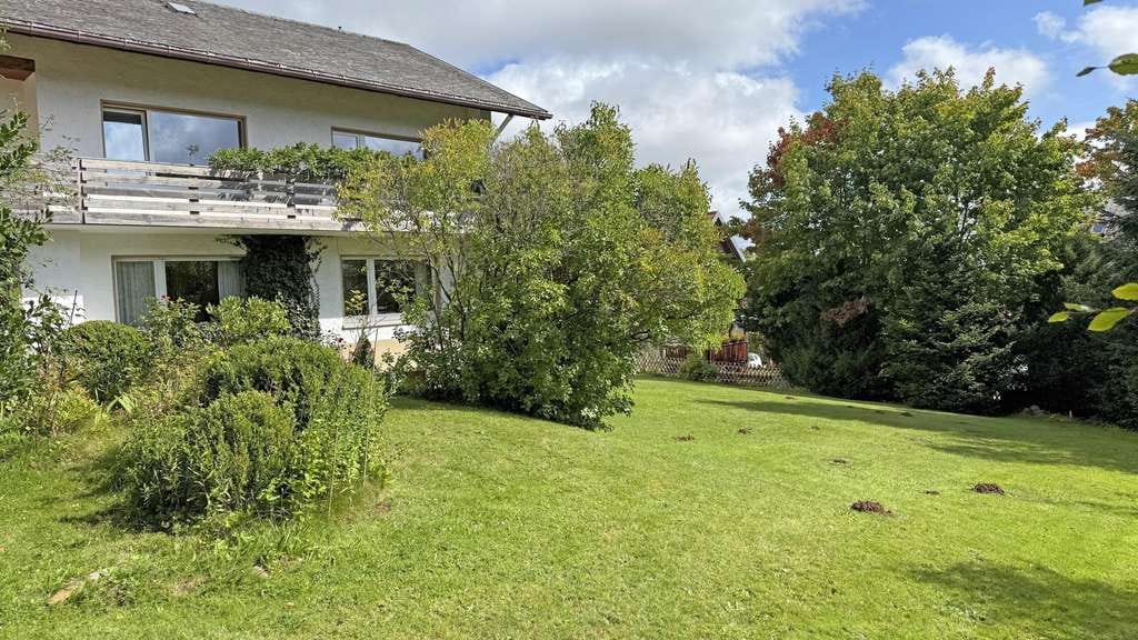 Immobilie in Höchenschwand - Zweifamilienhaus mit großem Grundstück und Alpenpanorama!  - Bild 1