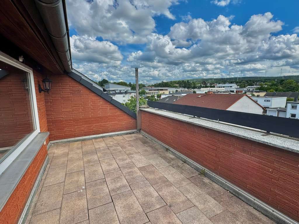 Immobilie in Fuldabrück - Behagliche Dachgeschosswohnung mit sonniger

Loggia in harmonischer Wohnlage von Fuldabrück-Bergsh - Bild 3