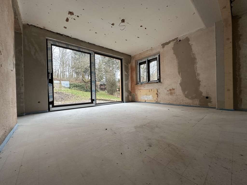 Immobilie in Struppen - EINFAMILIENHAUS MIT WÄRMEPUMPE, SOLARTHERMIE, VORB.  FUßBODENHEIZUNG, GARAGE, STELLPLÄTZEN, - Bild 2