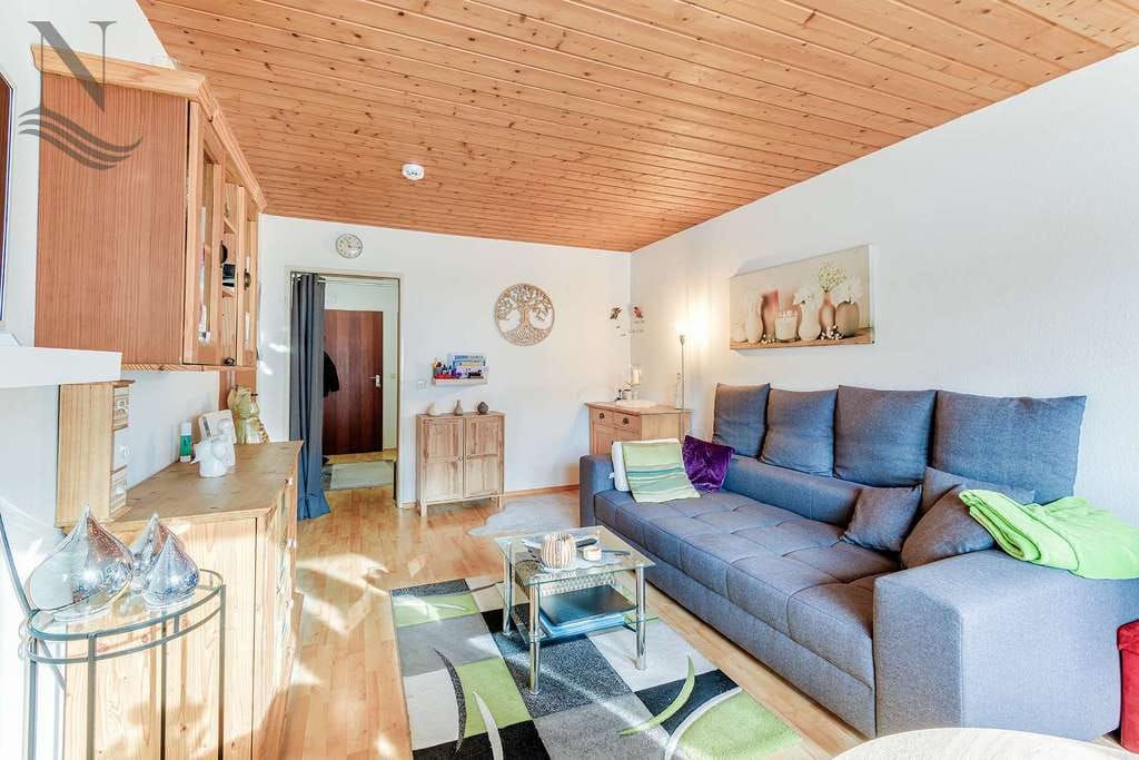 Immobilie in Ruhpolding - Viel Platz auf kompaktem Grundriss: Gepflegte 2-Zimmer-Wohnung mit Balkon und TG-Stellplatz - Bild 3