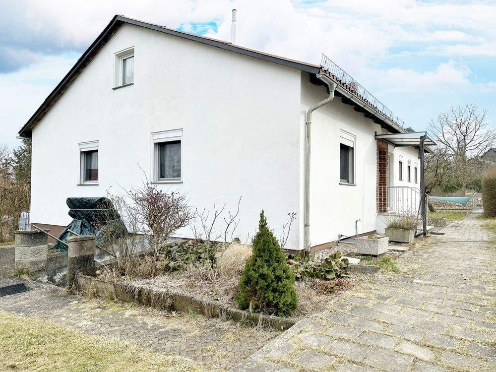 Immobilie in Hummeltal - Großzügiger Bungalow in Massivbauweise mit herrlichem Grundstück in ländlicher Lage! - Bild 0