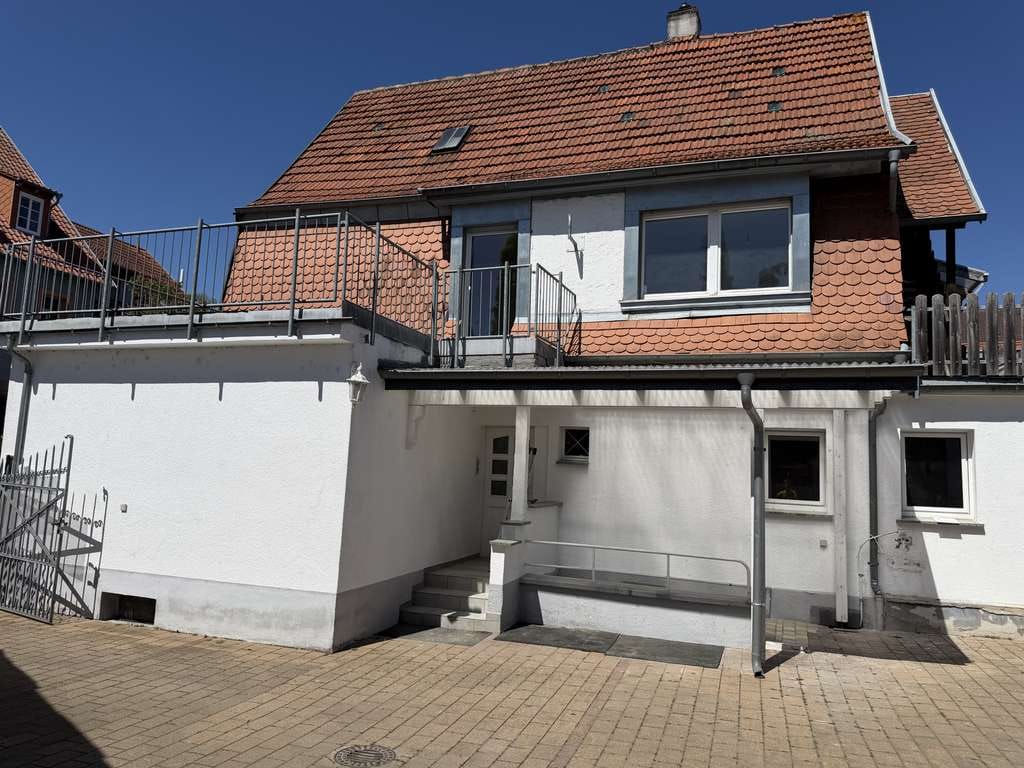 Immobilie in St. Leon-Rot - Frisch renoviertes freistehendes Haus mit Gewerbeeinheit und  Bauplatzpotential - Bild 2