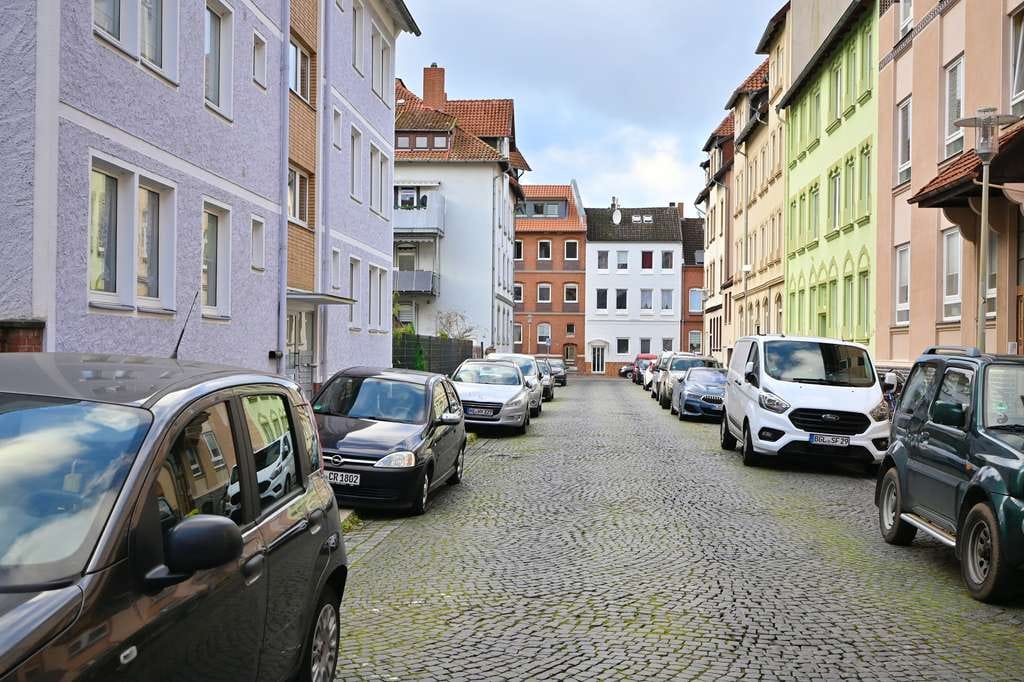 Immobilie in Hildesheim - Mehrfamilienhaus mit 4 großzügigen Wohnungen und Ausbaureserve im Dachgeschoss - Bild 4