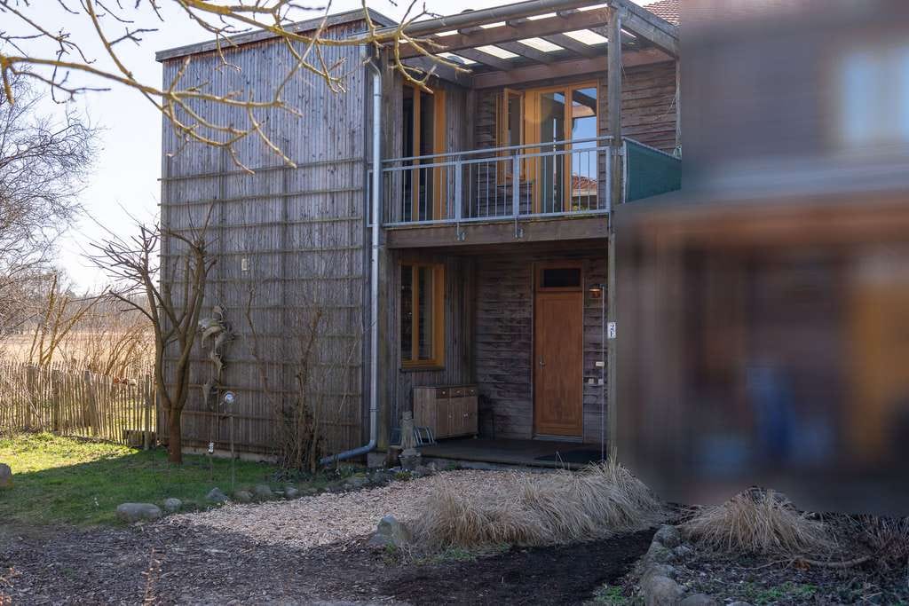 Immobilie in Kremmen - Ein Refugium aus Holz, Licht und Weite! Stilvolles Ökohaus inmitten der Natur - Bild 1