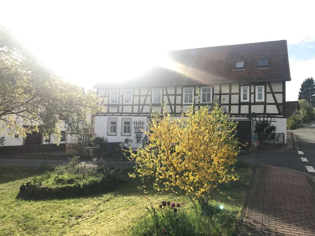 Immobilie in Vöhl - Schönes Haus mit 11 Zimmern in Vöhl - Bild 2