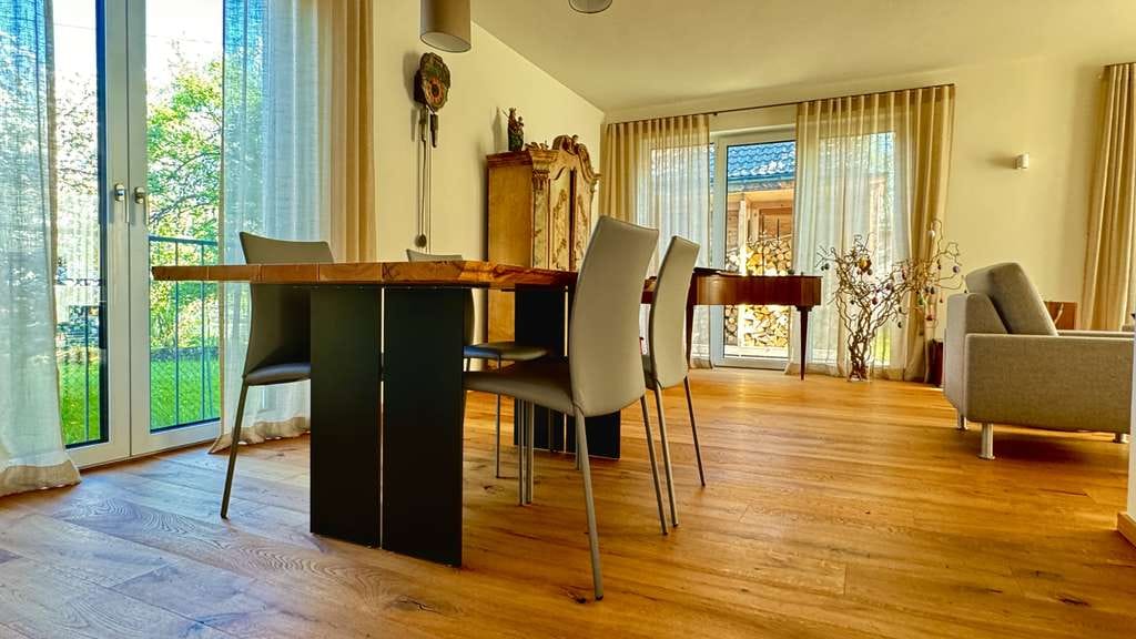 Immobilie in Schwaigen - Wunderschönes Einfamilienhaus im Grünen nähe Murnau - Bild 2