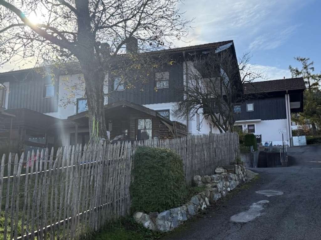 Immobilie in Anger - Großzügige und gemütliche Dachgeschosswohnung in ländlicher Wohnlage! - Bild 2