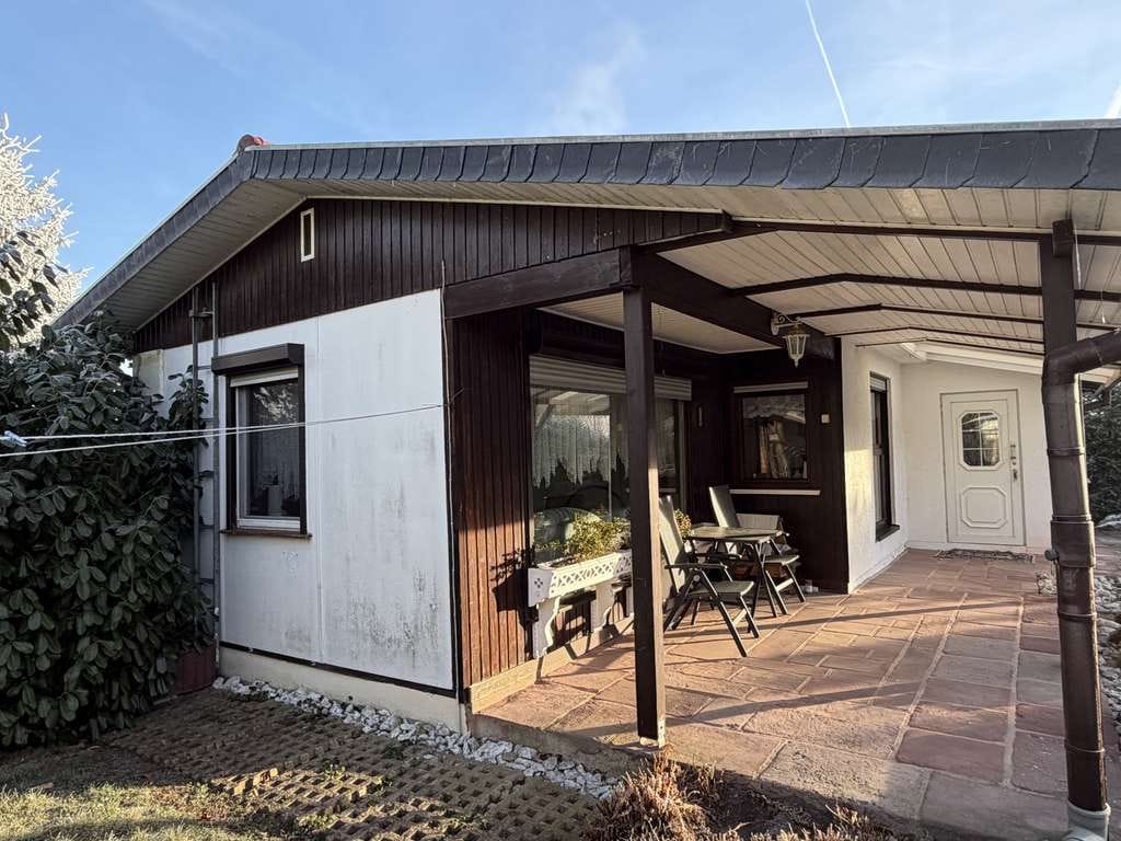Immobilie in Kelbra (Kyffhäuser) - Ihr eigenes Urlaubsparadies: Gemütlicher Ferienbungalow mit uneinsehbarem Garten und Außenstellplatz - Bild 2