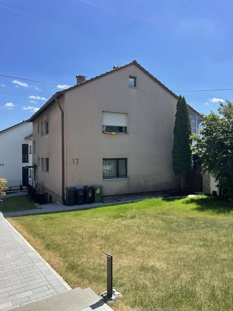 Immobilie in Leonberg - ** Leonberg-Höfingen ** Vermietetes 2FMH ruhige Wohnlage sucht Renovierer - Bild 2