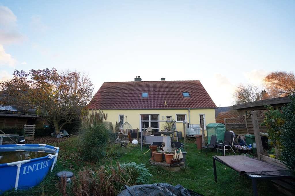 Immobilie in Fiefbergen - Charmantes Einfamilienhaus mit zwei separaten Wohnungen in ruhiger Lage - Bild 3