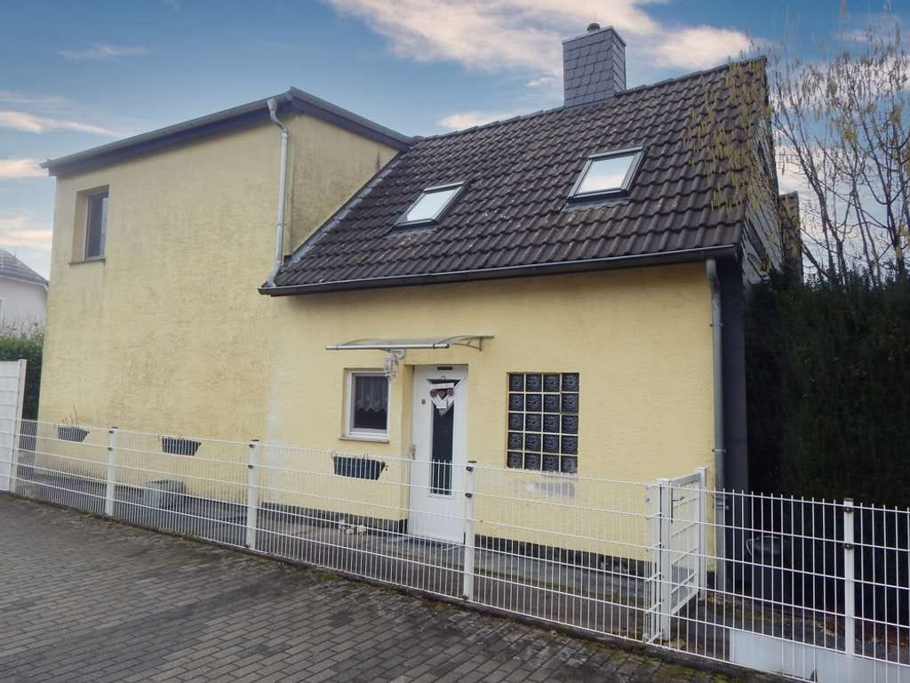 Immobilie in Langenfeld (Rheinland) - *** Eins Kaufen *** Zwei erhalten ***   Schalgen Sie noch heute zu *** - Bild 1