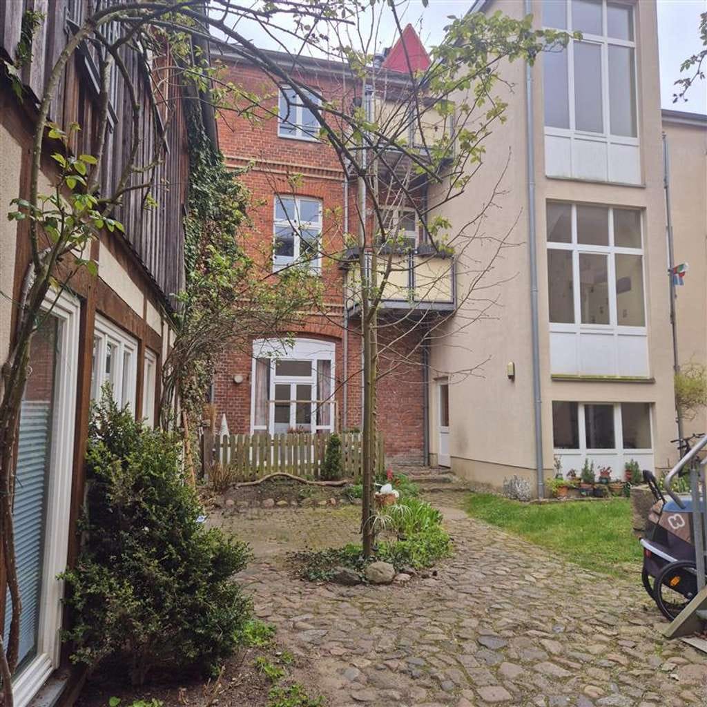 Immobilie in Stralsund - Historisch. Zentral. Gemütlich – 2-Zimmer-Wohnung in bester Altstadtlage - Bild 1