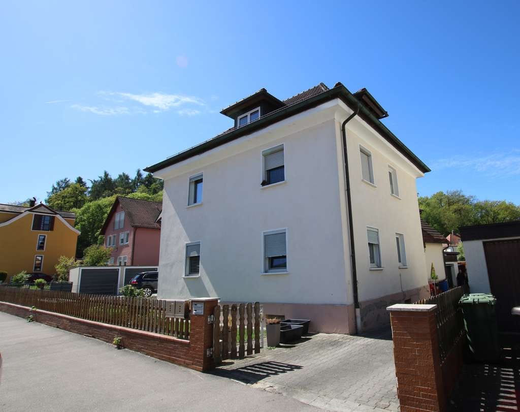 Immobilie in Schwandorf - OH-159-26 Vermietetes Mehrfamilienwohnhaus im Kreuzbergviertel von Schwandorf - Bild 1