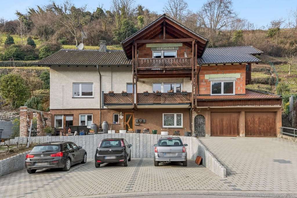 Immobilie in Bühlertal - Großzügiges Mehrfamilienhaus mit terrassiertem Garten – vielseitig nutzbar für die Familie - Bild 0