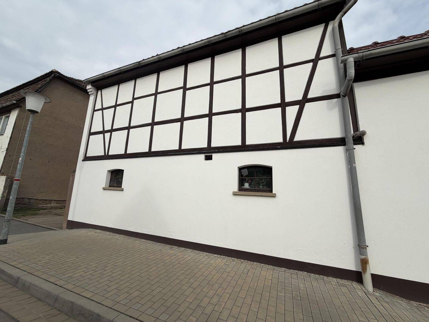 Immobilie in Straußfurt - Hof mit riesigem Potenzial - Scheune, Innenhof & Garten - Bild 2