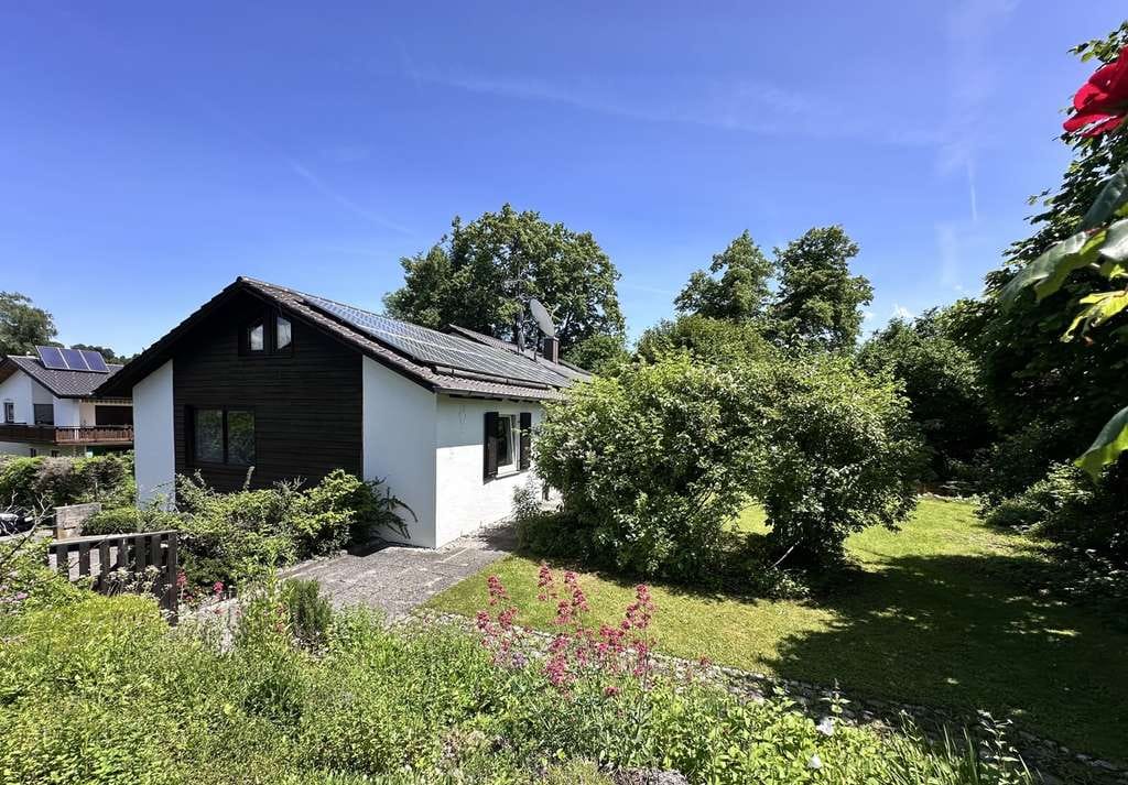 Immobilie in Murnau am Staffelsee - Gepflegtes Mehrfamilienhaus - zentral, großzügig, Wohnen & Arbeiten, Garten, Tiefgarage - Bild 2
