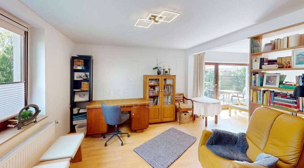 Immobilie in Leopoldshöhe - Familienparadies in Leopoldshöhe – Einfamilienhaus mit Dachterrasse & Traumgarten - Bild 3