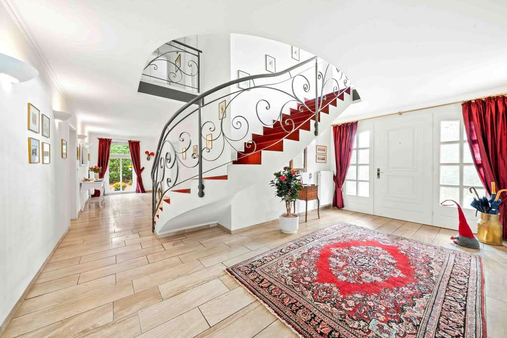 Immobilie in Upgant-Schott - Exklusive Villa mit Einliegerwohnung, Wellnessbereich und großzügigem Grundstück - Bild 2
