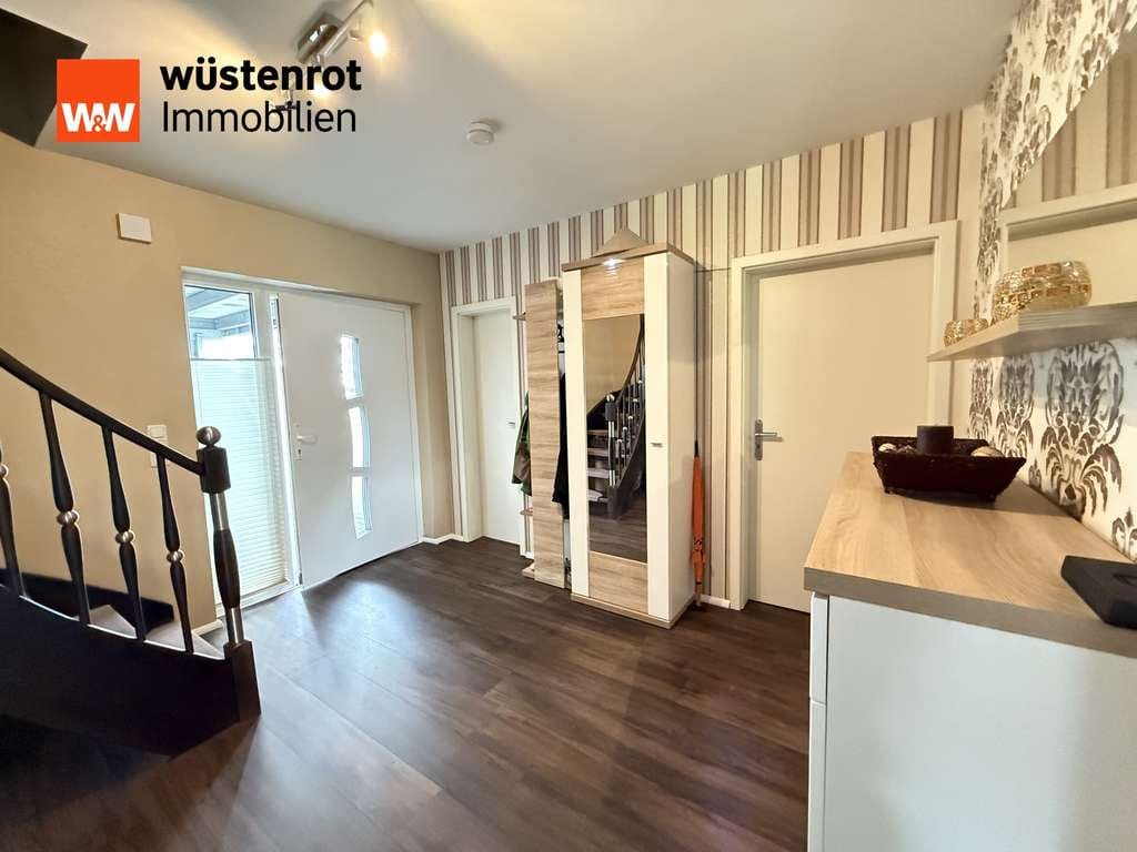 Immobilie in Ehra-Lessien - Ich bin ein erst 8 Jahre altes Haus mit Carport und großem Grundstück und suche eine neue Familie! - Bild 1