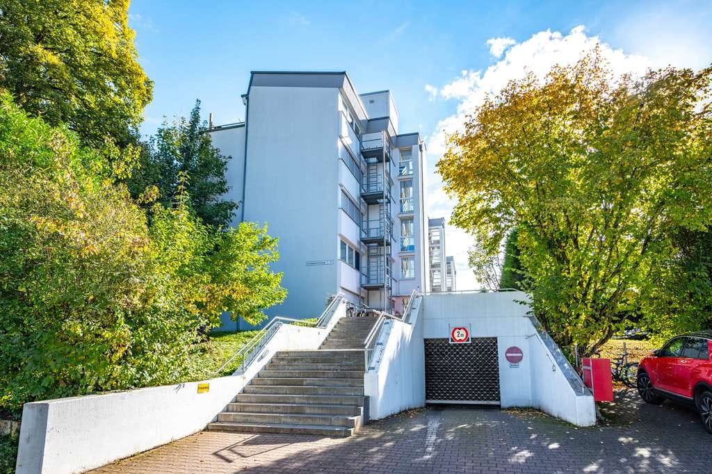 Immobilie in Bruchköbel - Bruchköbel-Roßdorf: Vermietete 3-Zimmer-Wohnung mit Balkon und Tiefgaragenstellplatz in ruhiger Lage - Bild 1