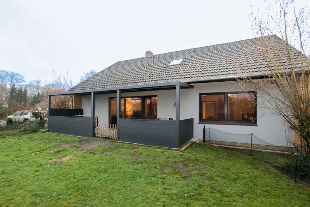 Immobilie in Edemissen - Kernsaniertes Einfamilienhaus mit Keller und Garage nahe Edemissen! - Bild 0