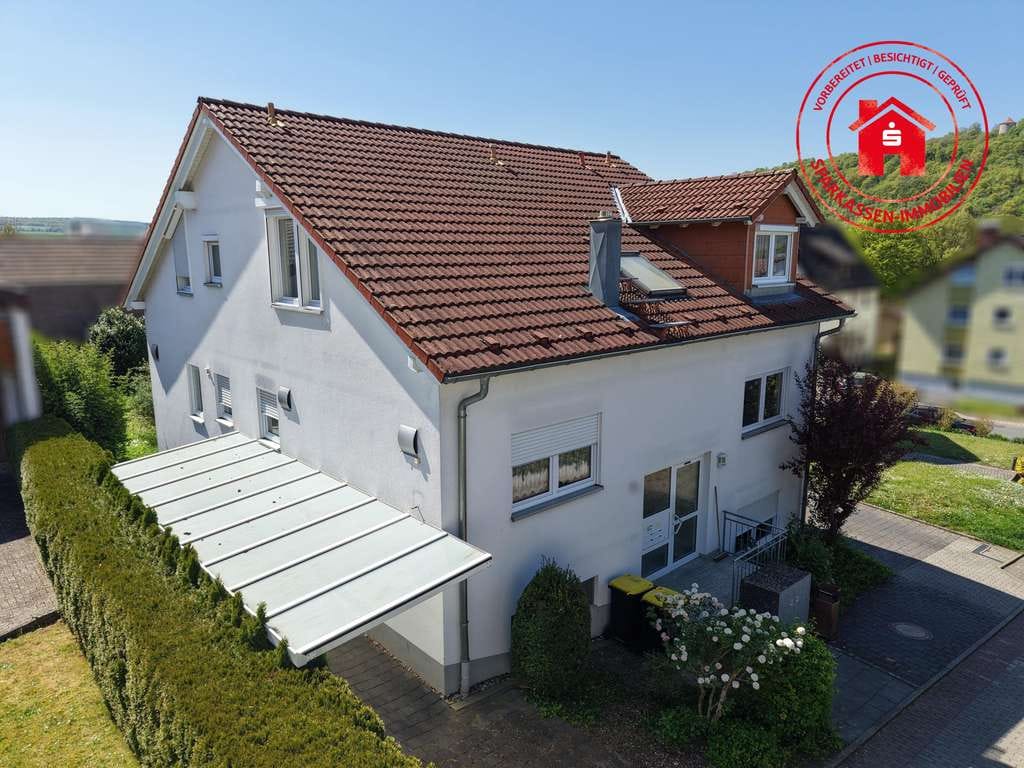 Immobilie in Igersheim - Tolle 4-Zimmer-Dachgeschosswohnung mit Blick auf Burg Neuhaus +++ sofort verfügbar - Bild 0