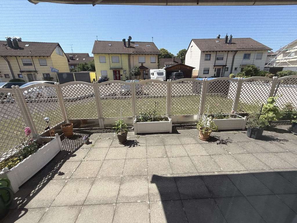 Immobilie in Meckenbeuren - Schöne sonnige 3-Zimmer-EG Wohnung mit Terrasse, toller EBK, TG - Bild 4
