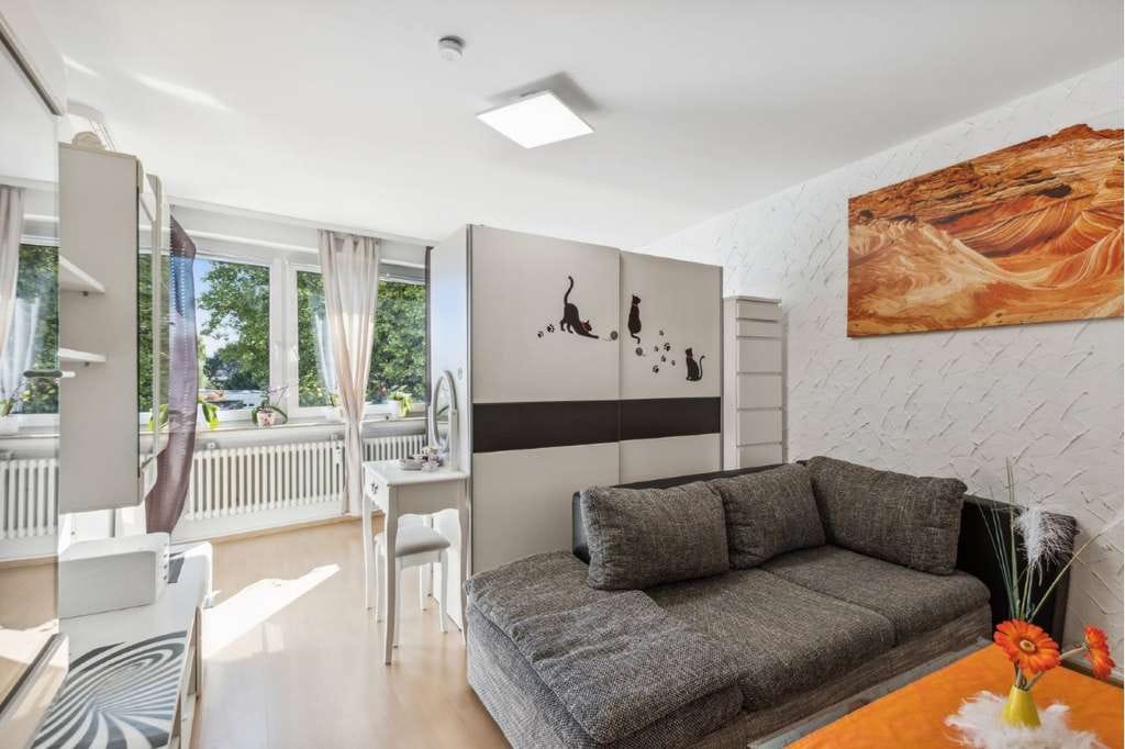 Immobilie in Schwalbach - 2-Zimmer-Eigentumswohnung mit Balkon und klassischem Schnitt - Bild 3
