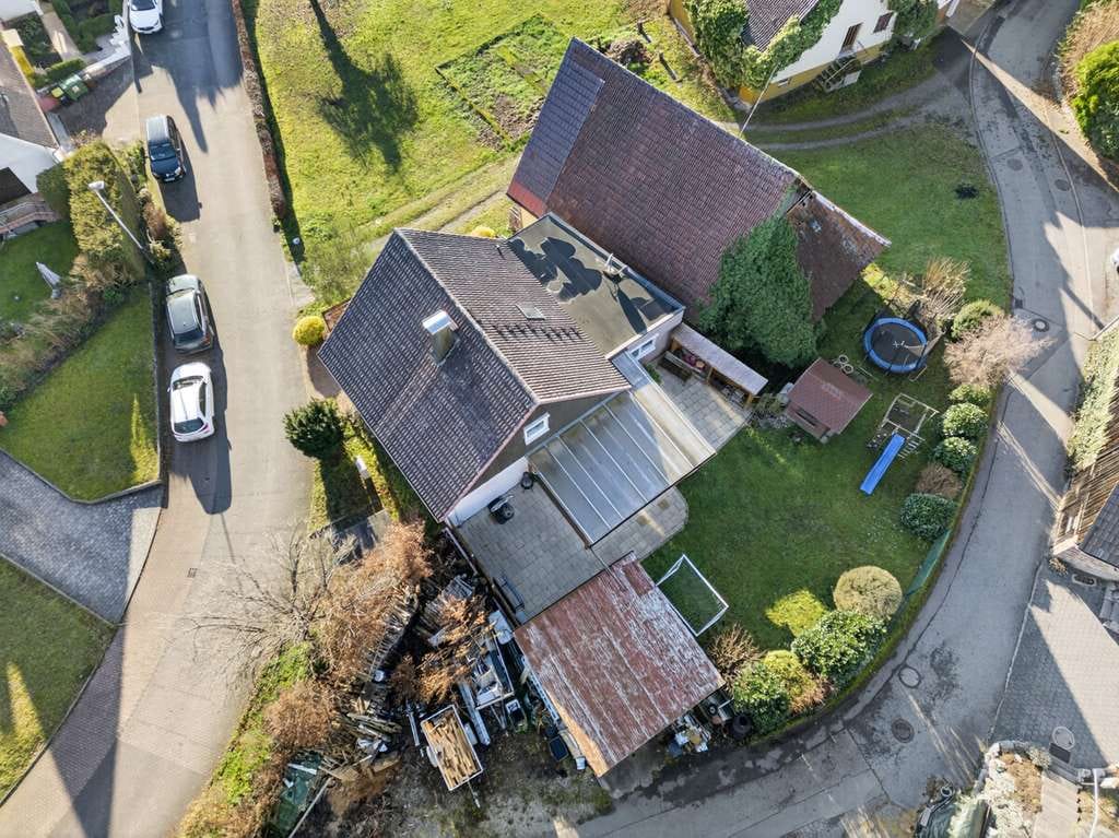Immobilie in Straubenhardt - Ihr Familienzuhause in Ottenhausen - Gepflegtes Einfamilienhaus mit großer Terrasse - Bild 3