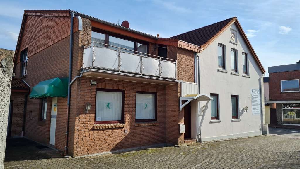 Immobilie in Brake - Wohn- und Geschäftshaus in guter Lage Nähe Zentrum - Bild 0