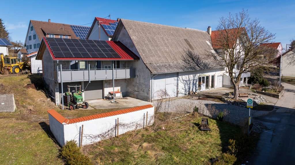 Immobilie in Horgenzell - Bastler aufgepasst!! Anwesen mit Wohnhaus, Ökonomie und FeWo!
15 km von Ravensburg entfernt! - Bild 2