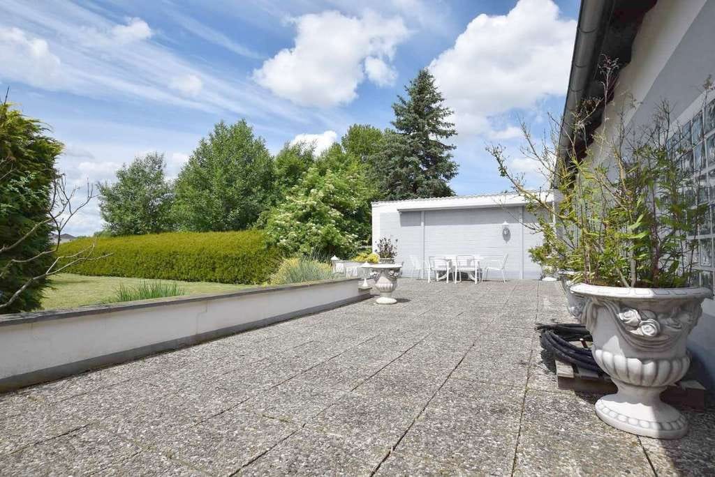 Immobilie in Süpplingen - Wohn-, Geschäftshaus mit 250m² Gewerbe + 150m² Wohnung und wunderschönem Garten in Feldrandlage... - Bild 1