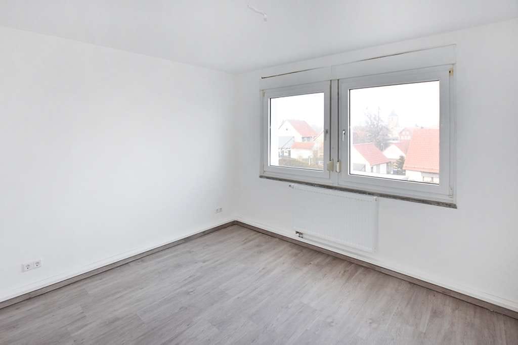 Immobilie in Blankenburg - Schöne 3-Zimmer-Wohnung mit Garage in ruhiger Harzlage. - Bild 2