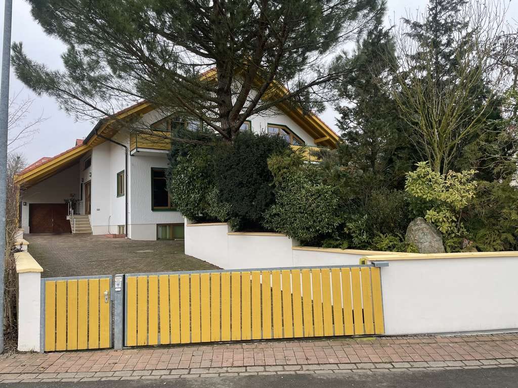 Immobilie in Mölsheim - Wohnen mit Stil – Einfamilienhaus mit Einliegerwohnung in Mölsheim - Bild 1