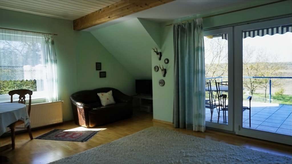 Immobilie in Nordwestuckermark - Vielseitig nutzbares Anwesen in Seenähe – 4 Wohneinheiten, Balkonterrasse & 8.758 m² Grundstück - Bild 4