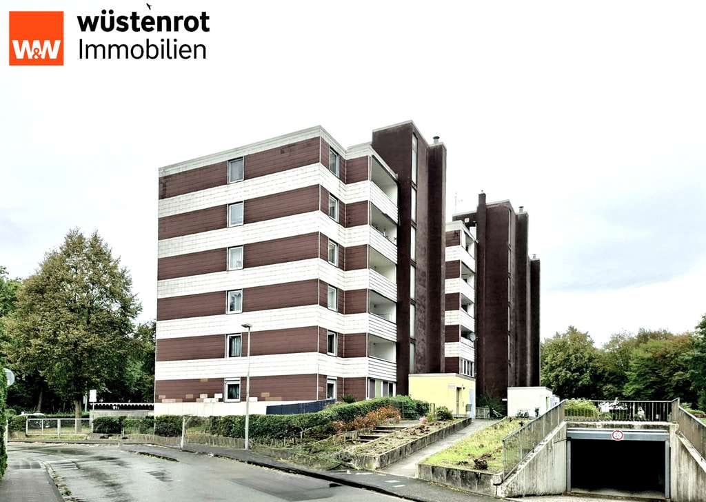 Immobilie in Paderborn - Tolle 4-Zimmer-Wohnung mit Balkon und PKW-Stellplatz in Paderborn - Bild 0