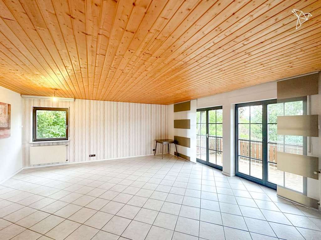 Immobilie in Rodenbach - DIREKT AM FELD 🌳 Teilsaniertes Zweifamilienhaus in Feldrandlage von Rodenbach! - Bild 1