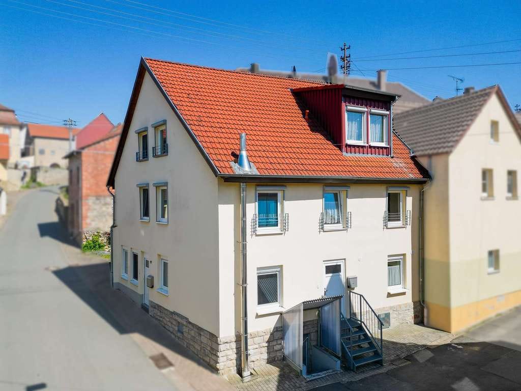 Immobilie in Tauberbischofsheim - Gepflegtes Zweifamilienhaus mit durchdachter Aufteilung und guter Substanz! - Bild 1