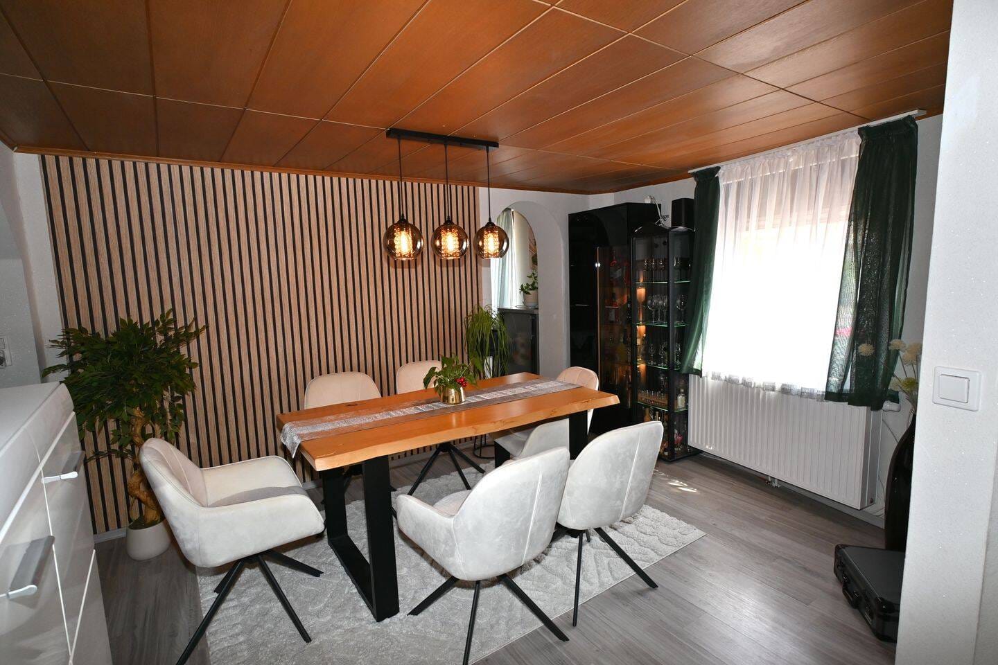 Immobilie in Lauterstein - Charmantes, renoviertes Einfamilienhaus mit viel Platz für die ganze Familie - bezugsfertig - Bild 4