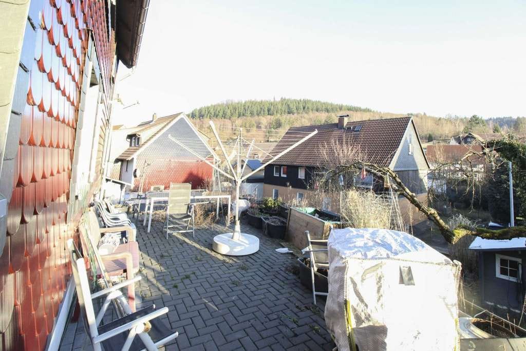 Immobilie in Langelsheim - Umfangreich modernisiertes Einfamilienhaus mit 6 Zimmern, großem Garten und Bergblick  - Bild 3