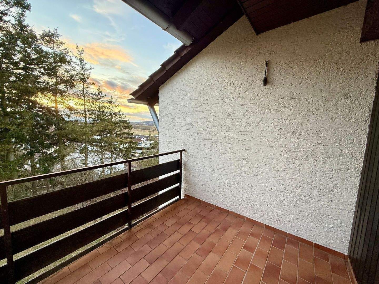 Immobilie in Dietersheim - Frei ab 01.05.2026 und ohne Provision! Gepflegte 3-Zimmer-Wohnung mit eigenem Garten, Terrasse und Südwestloggia, ca. 92,6 qm im Erdgeschoss - Bild 3
