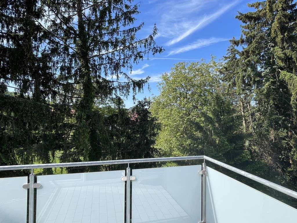 Immobilie in Siegenburg - top gepflegte Dachgeschoßwohnung mit Carport in Siegenburg - Bild 1