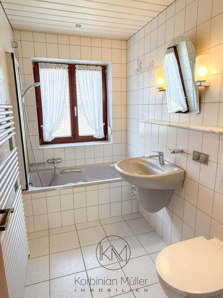 Immobilie in Bad Tölz - Bezugsfreie 4-Zimmer-Wohnung mit Balkon und Gestaltungspotenzial in Bad Tölz - Bild 3