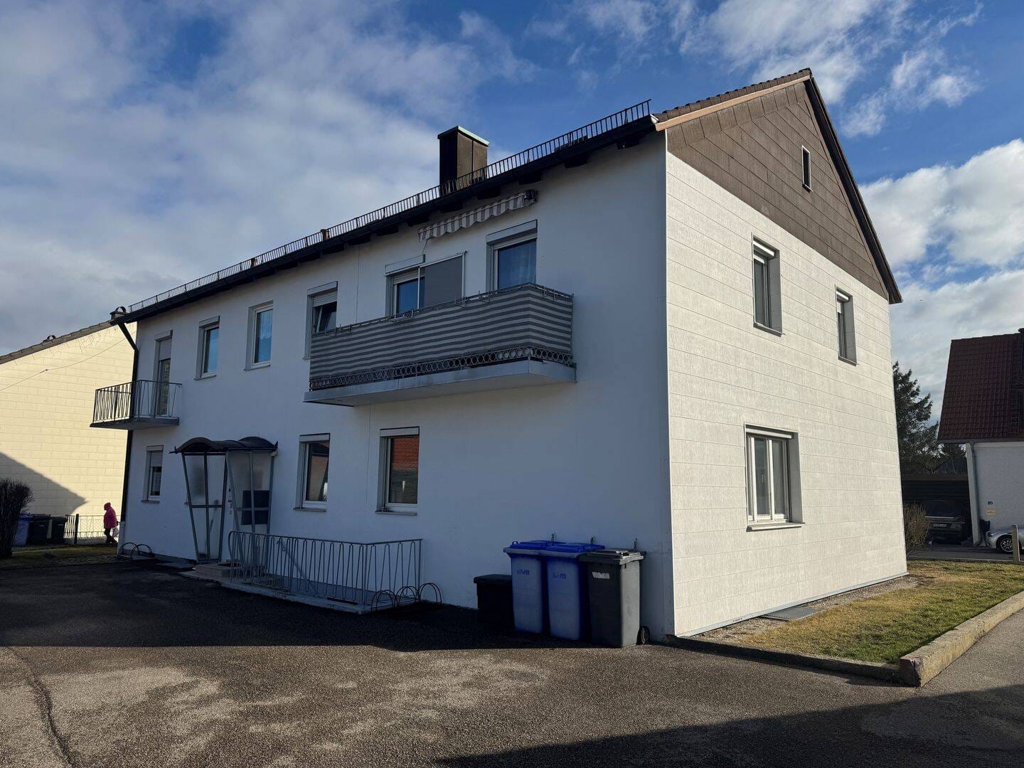 Immobilie in Burghausen - Mehrfamilienhaus mit 4 vermieteten Wohnungen - Bild 1